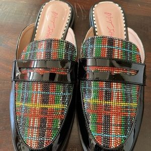 Betsy Johnson size 9 holiday shoes.